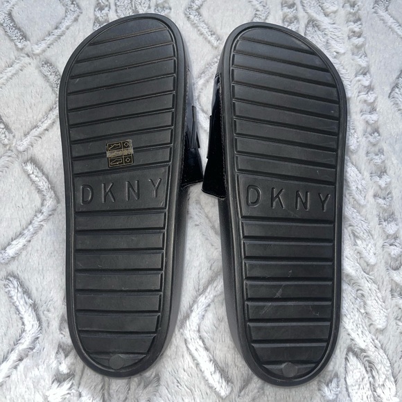 NWOT DKNY Women’s Slides - Picture 5 of 6
